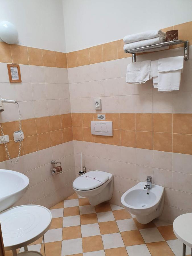 Le Tuie Villa Bologna Eksteriør bilde